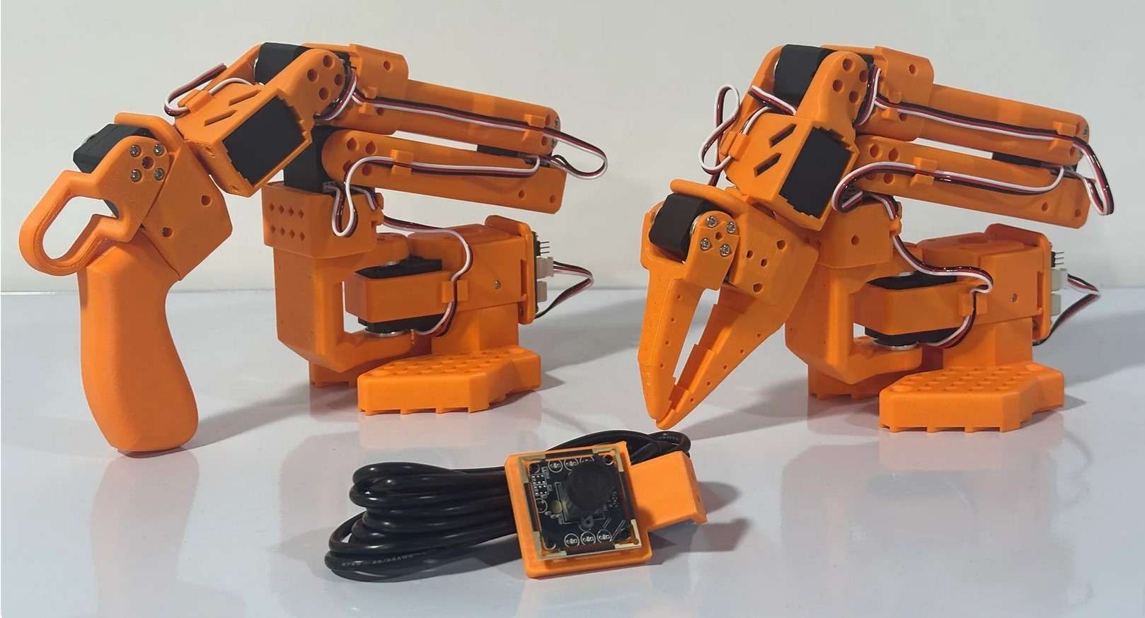 SO-ARM101 DIY Kit Orange